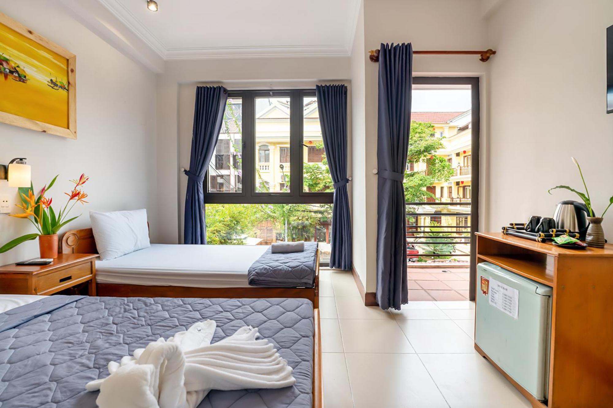 Harmony Old Town Hostel And Pool Bar Hoi An Exterior photo