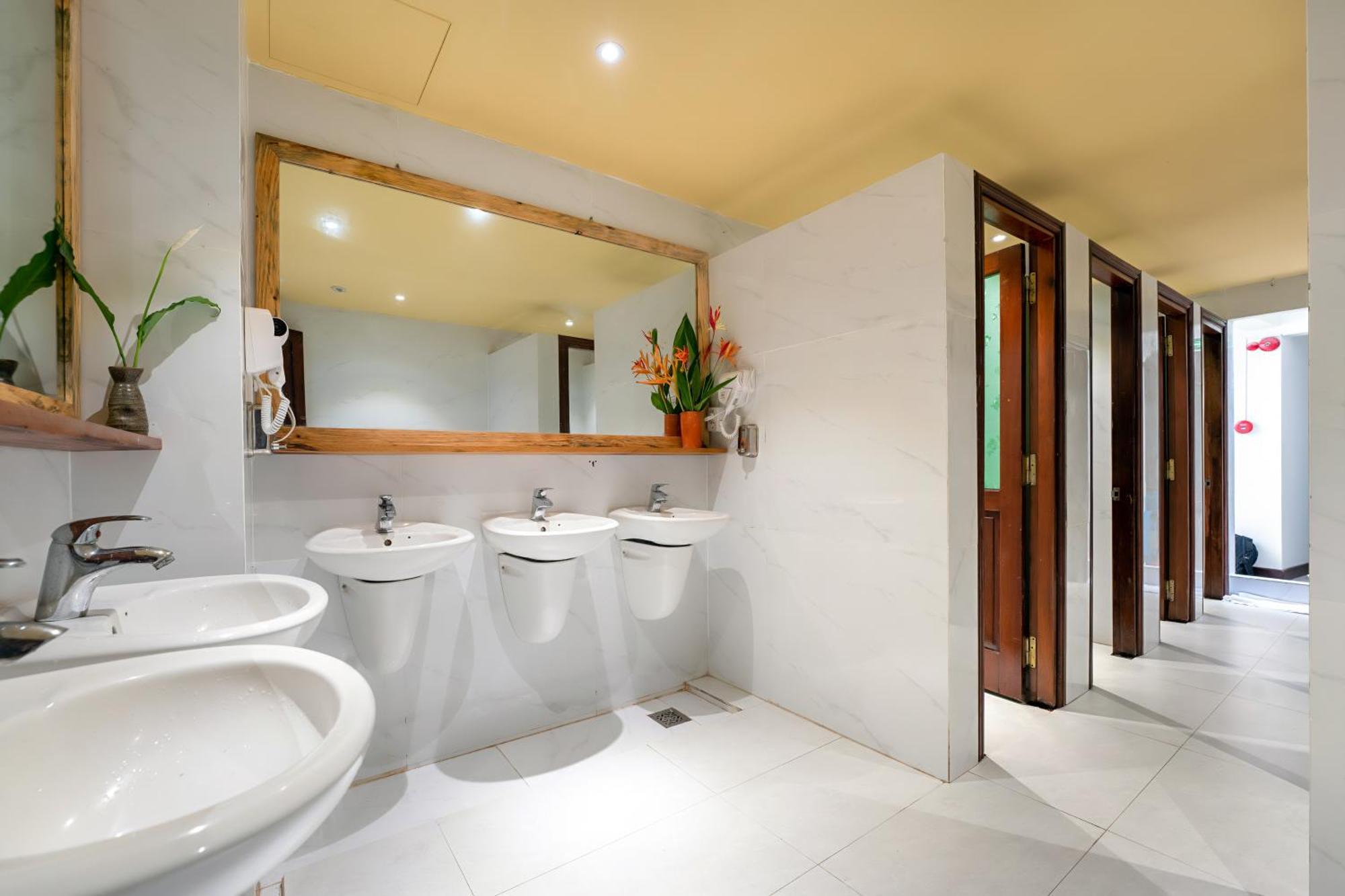 Harmony Old Town Hostel And Pool Bar Hoi An Exterior photo